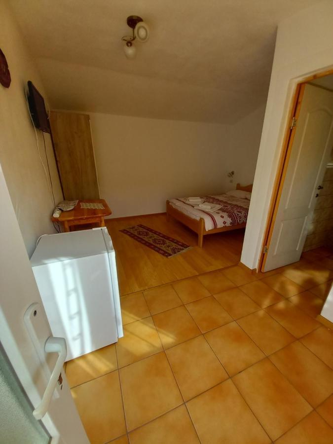 Casa Din Barcut Guest House Ngoại thất bức ảnh