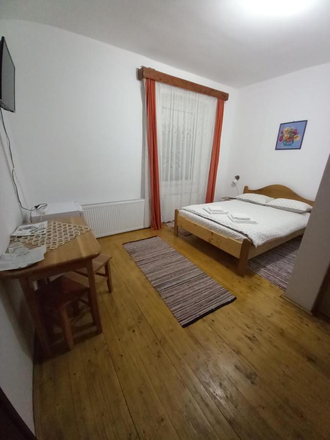 Casa Din Barcut Guest House Ngoại thất bức ảnh