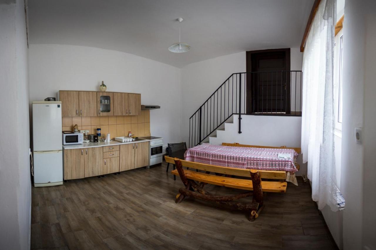Casa Din Barcut Guest House Ngoại thất bức ảnh